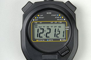 轻松切换 如何将电子手表调整为24小时制